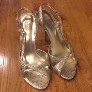 Worn once in excellent condition!